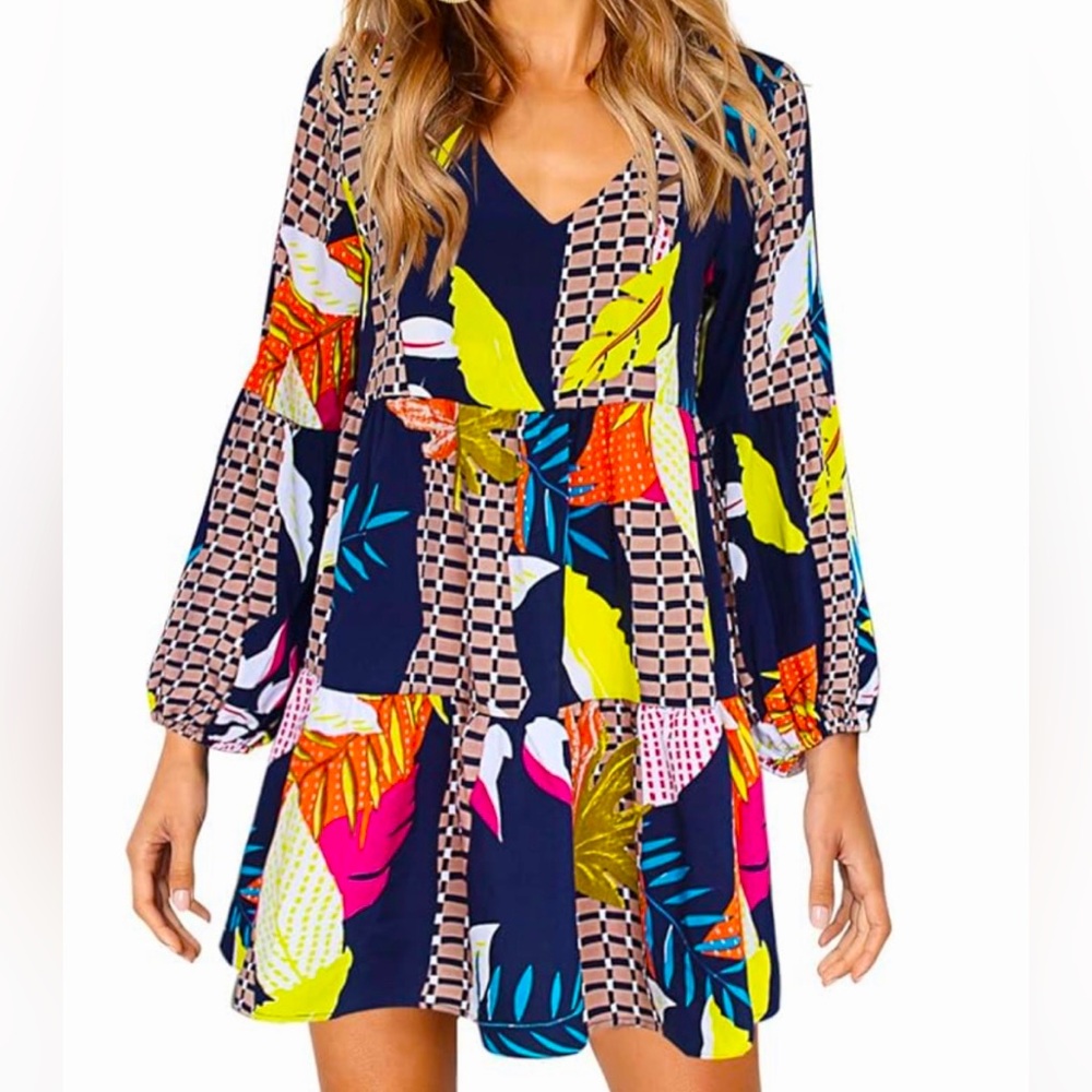 Loose, flowy, multicolor swing shift dress. Long sleeved.